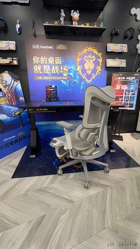 人体工学椅，亲身试坐才知道什么叫不空腰！
新家硬装结束，进入软装。腰不太好，日常