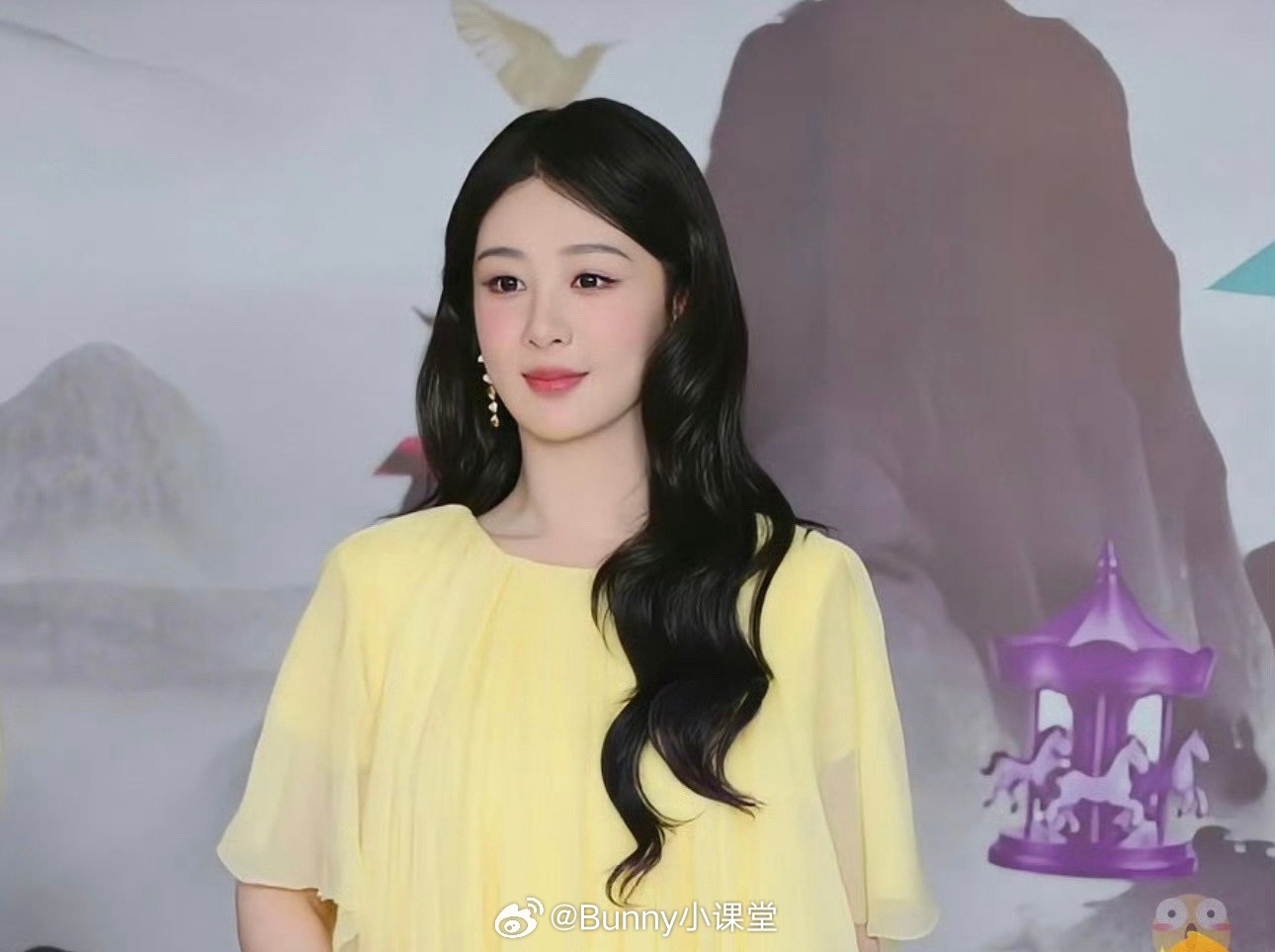 迪丽热巴、杨紫今日VOGUE盛典生图，90花两大TOP演绎完全不同的风格[ok]