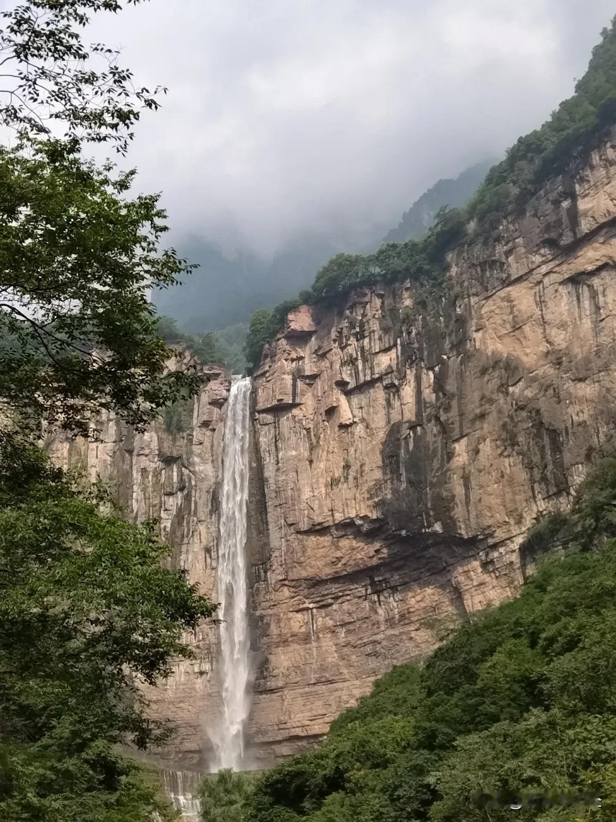 上联是：人不可貌相，怎么对下联海水不可斗量，我对的对吗？友友请出下联