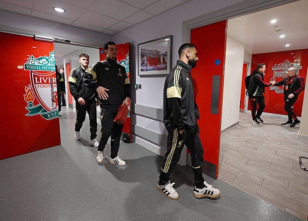 琼斯（24岁317天）成为利史上继杰队（23岁121天）之后最年轻达成200场里