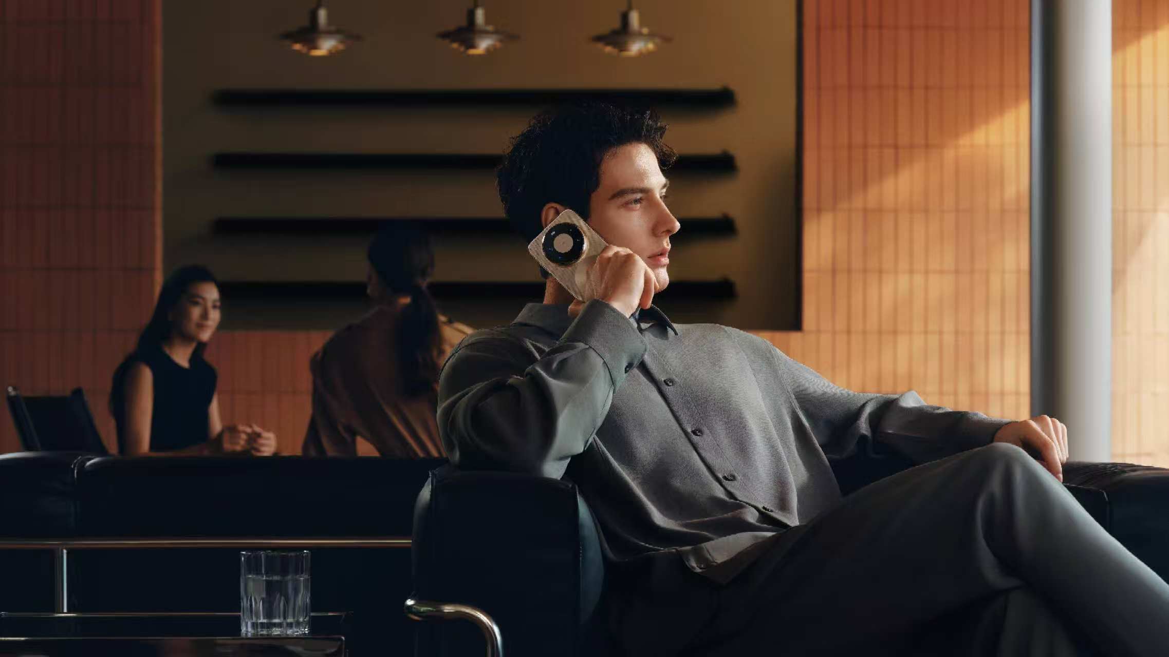 6年用华为手机拍摄纪录片2次获奖 手机电影越来越被重视了！导演顾桃用华为Mate