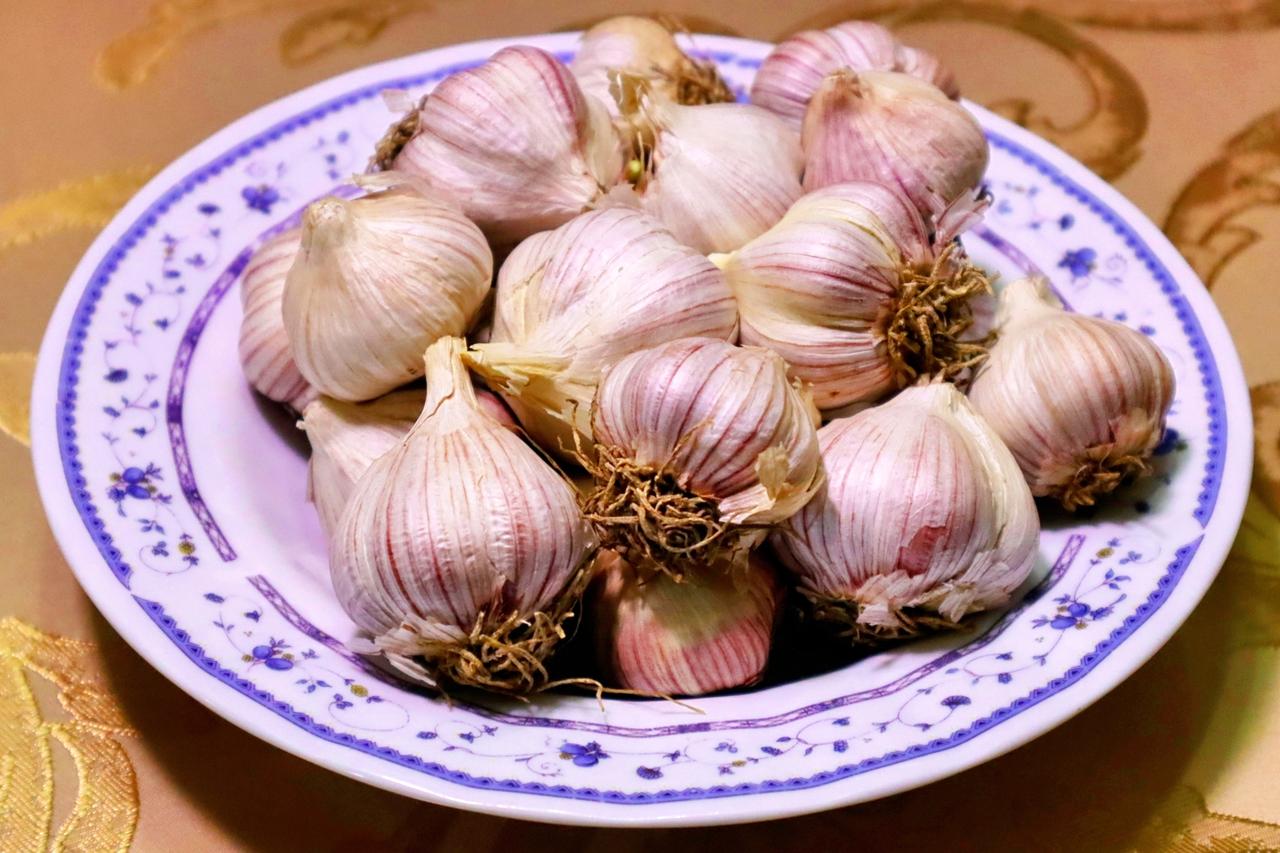 天津四六瓣紫皮蒜和天津独流老醋。  ​​​  ​​​