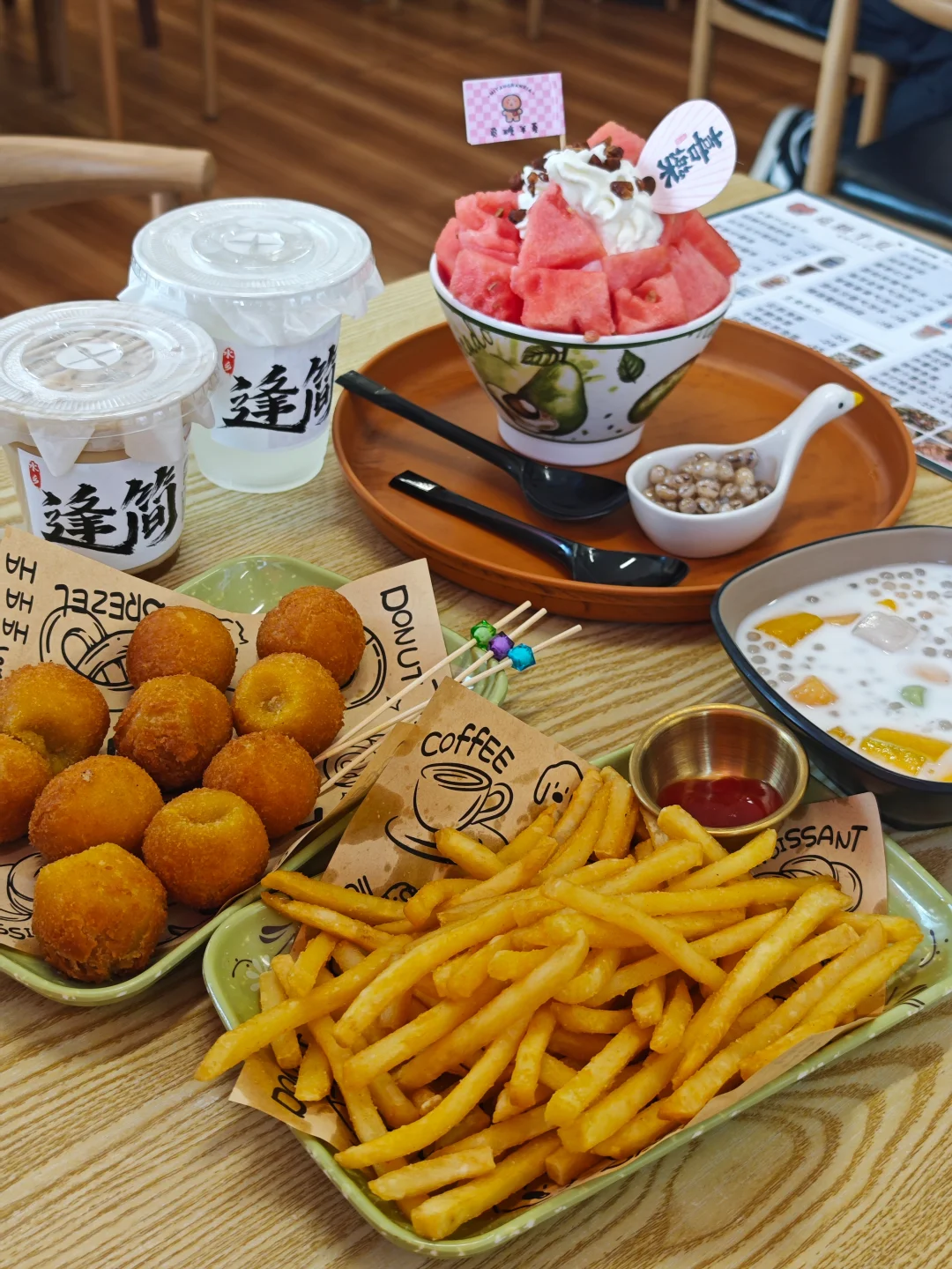 来到逢简水乡，就是不想吃双皮奶。。