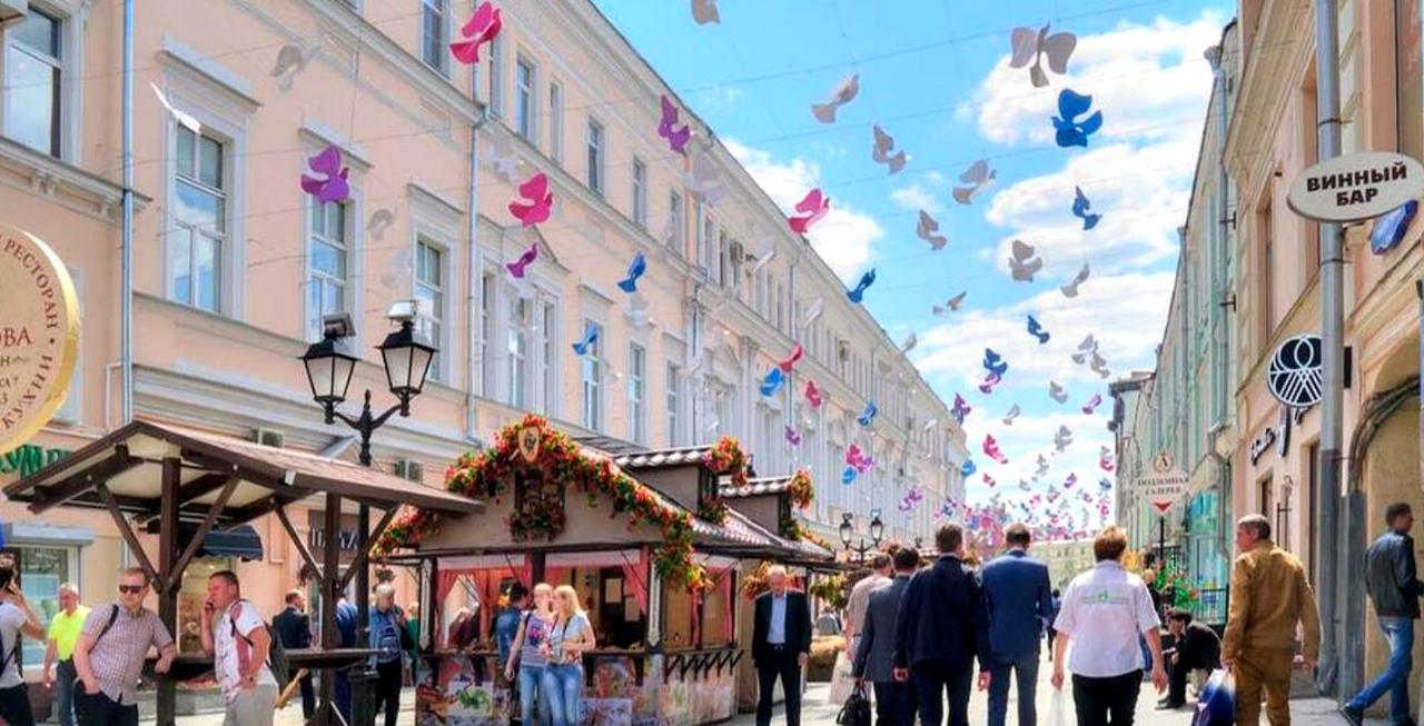 快讯！快讯！
 
美国和欧盟突然宣布了对俄罗斯的大规模制裁措施。
 
2022年