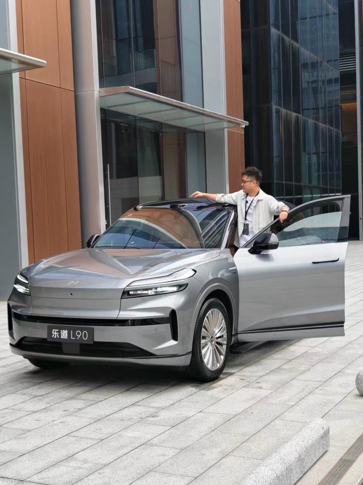 截至目前乐道给乐道L90老车主的补偿方案：5年 NOA +  首任车主复购 1 