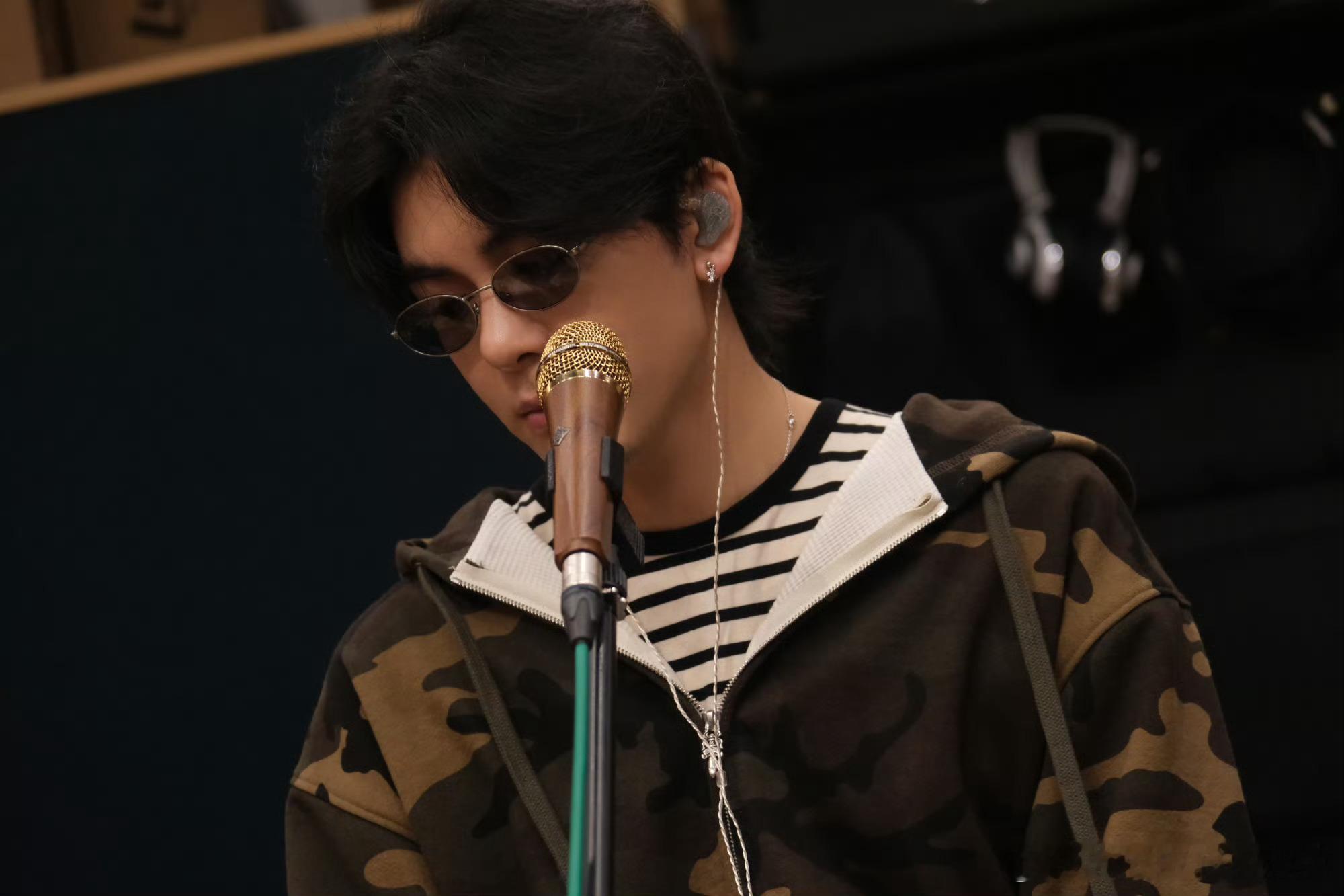 曾舜晞音乐节排练图