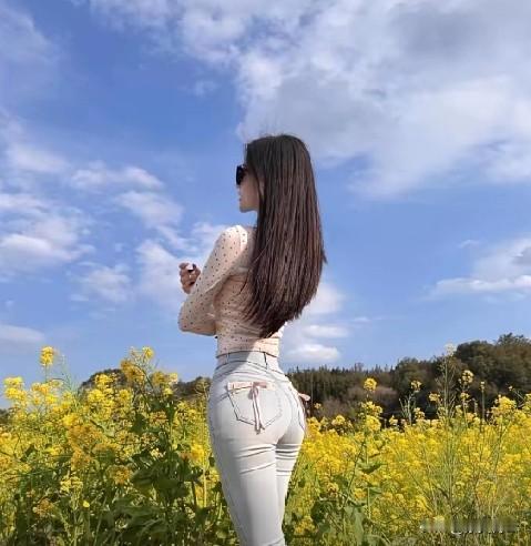 真正动人的爱恰恰带有一种“排他性”的边界感。

“对你好，且只对你好”不是情话，