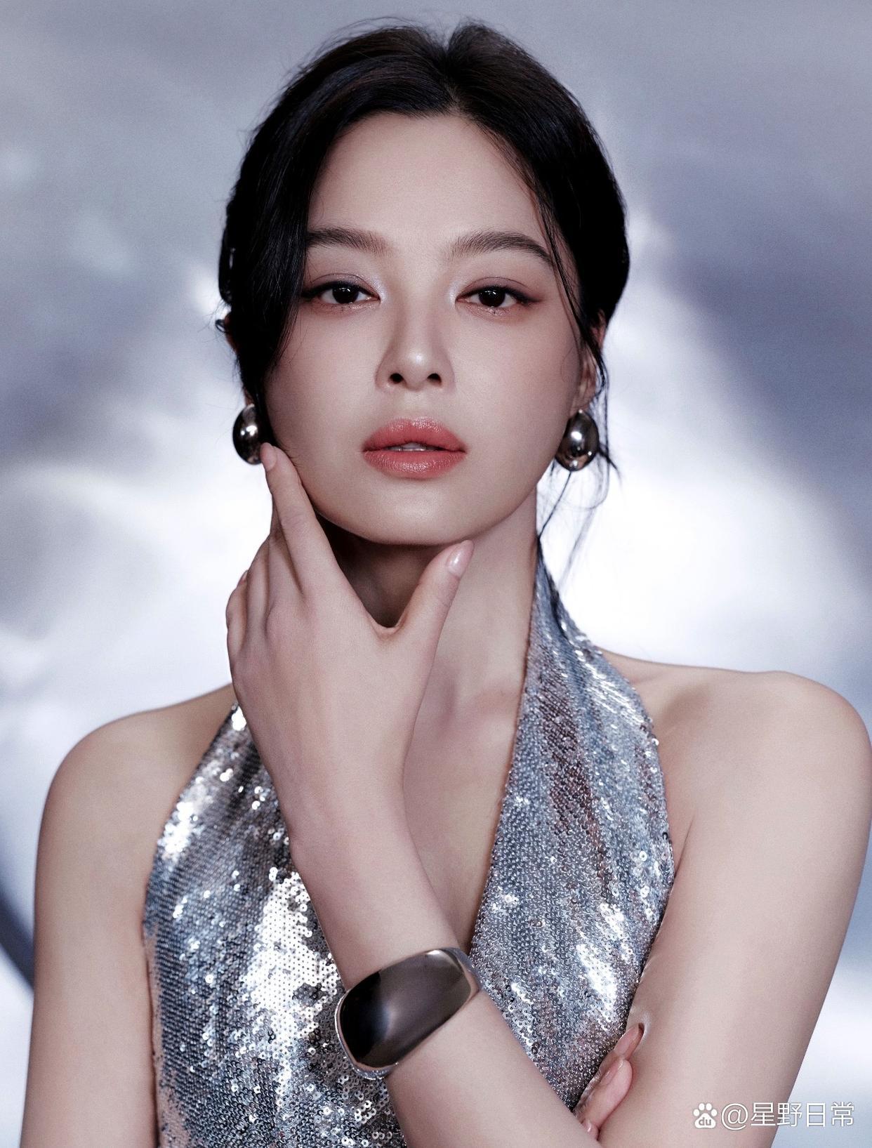 1. 辛芷蕾自从拿到影后，在内娱就不缺C位，反倒是不少圈内头部艺人开始慌了，变着