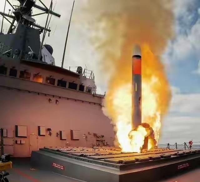 以军发射至少八枚防空导弹，拦不住一枚伊朗弹道导弹