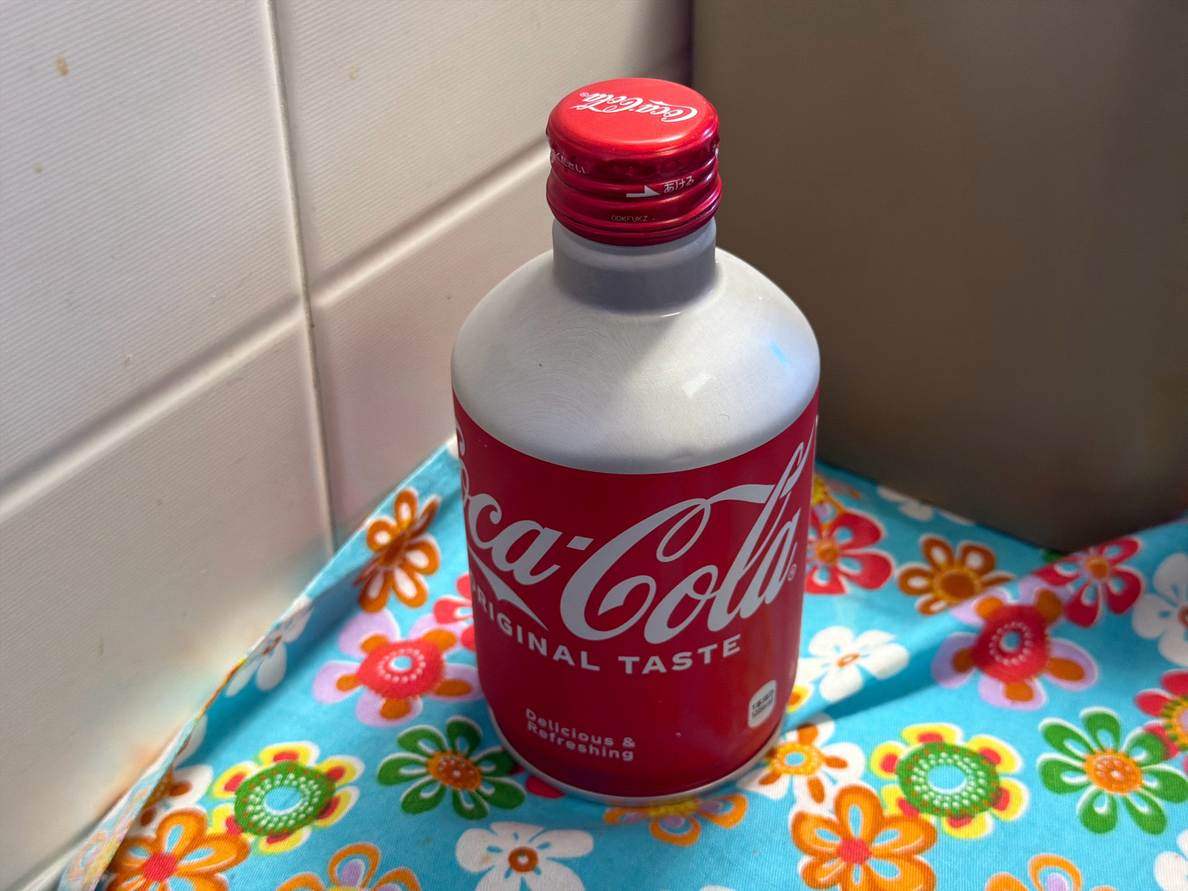 周末回长辈家吃饭，想喝可乐之前先看书…差点脱口而出问有没有电子版…真的好久没看纸