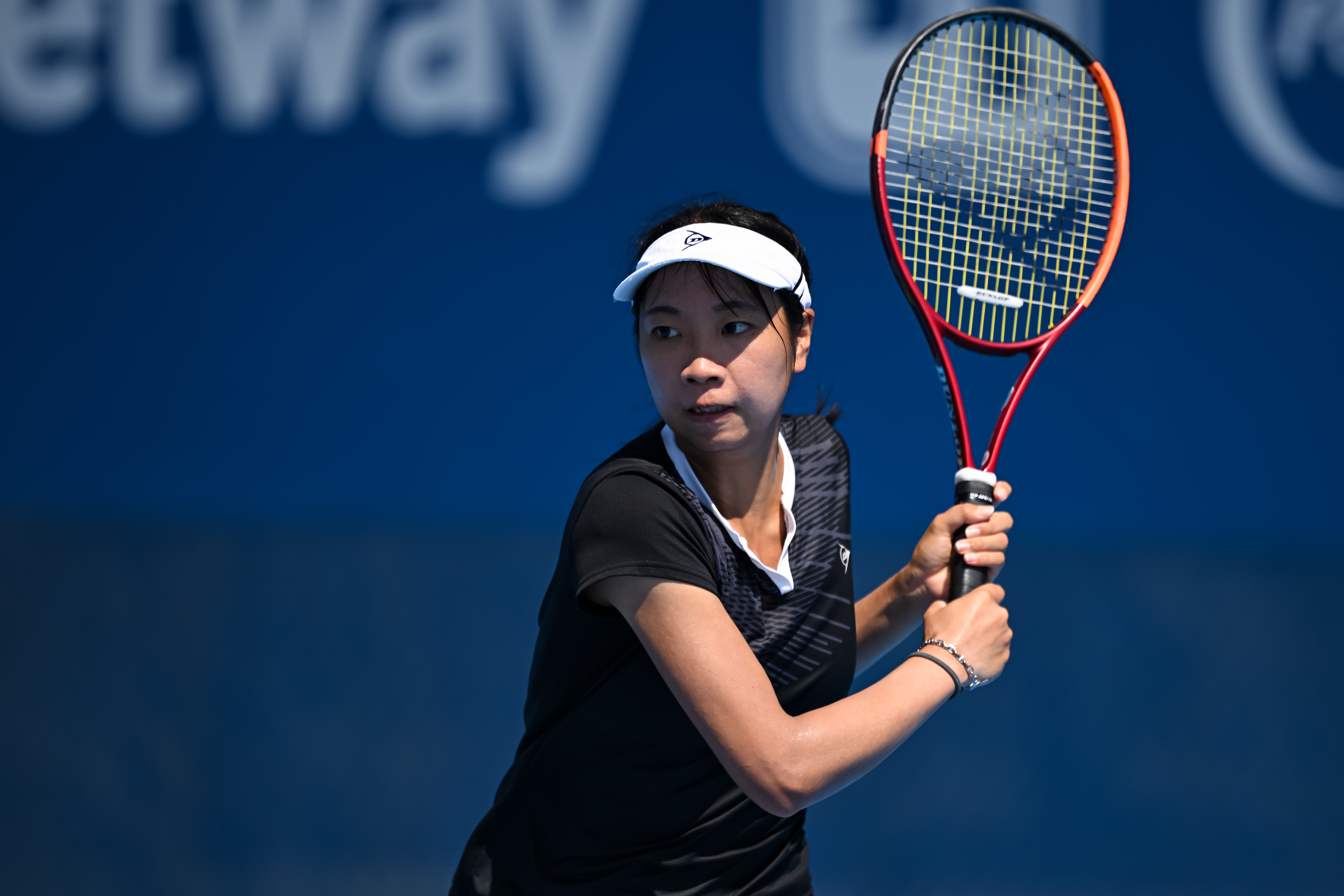 连续两站挑落种子球员💣WTA1000辛辛那提站第二轮，伊藤葵以6-1 4-6 