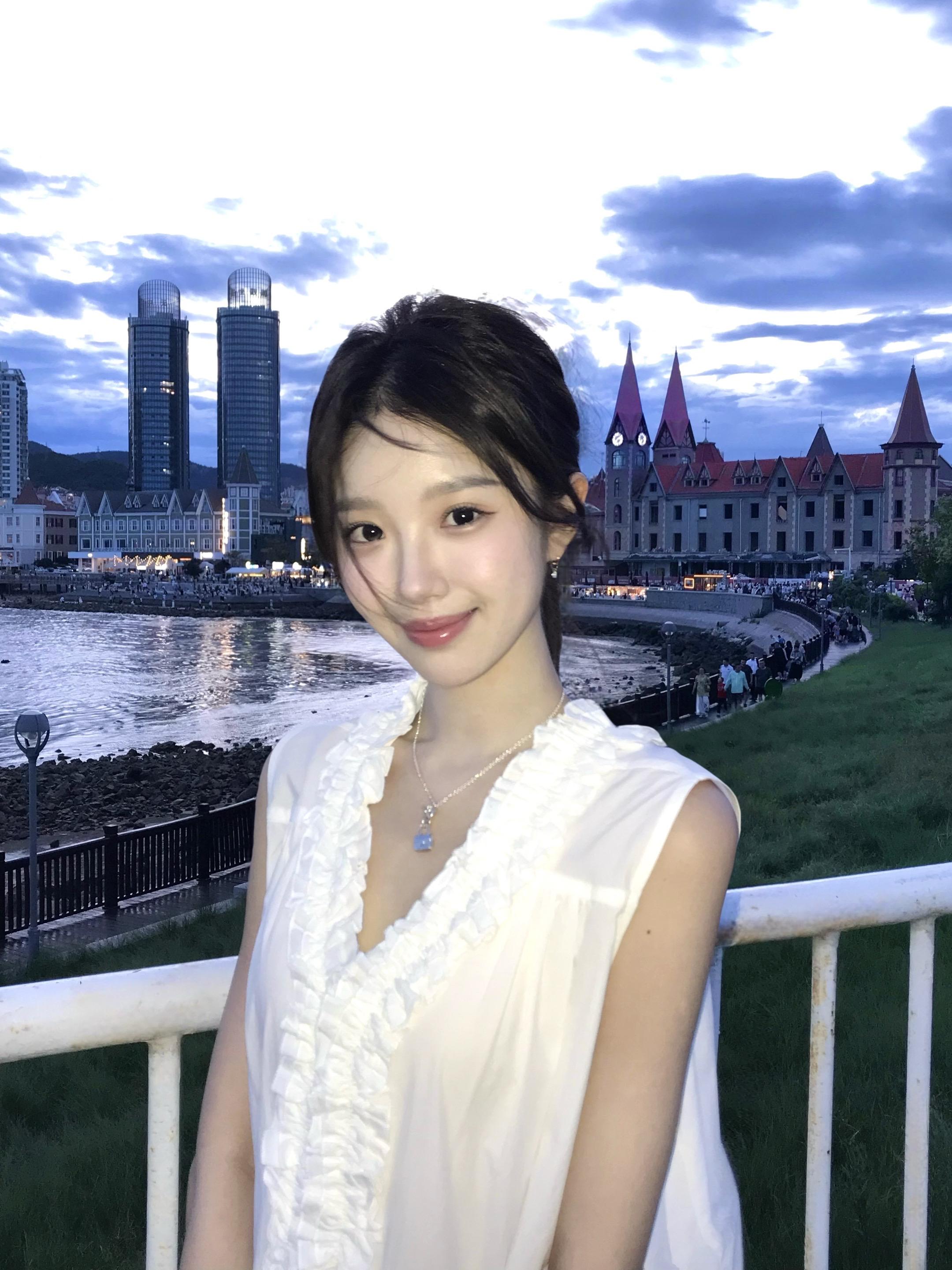 🪴窗台那盆和你种的花 被我偷偷留下。