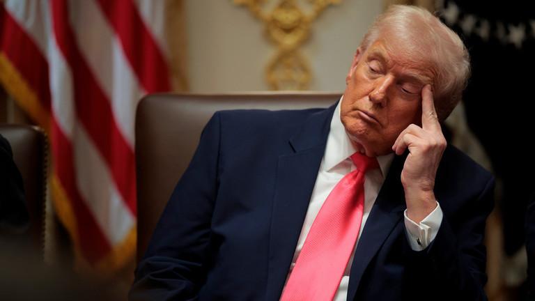 美国总统特朗普表示，美国可能“很快”开始对涉嫌与委内瑞拉有关的毒品行动进行陆地打