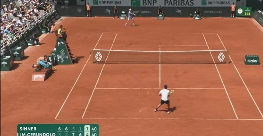 2026跟着网球🎾环游世界
    法网第二轮，意大利球员辛纳和赛伦多罗的比赛