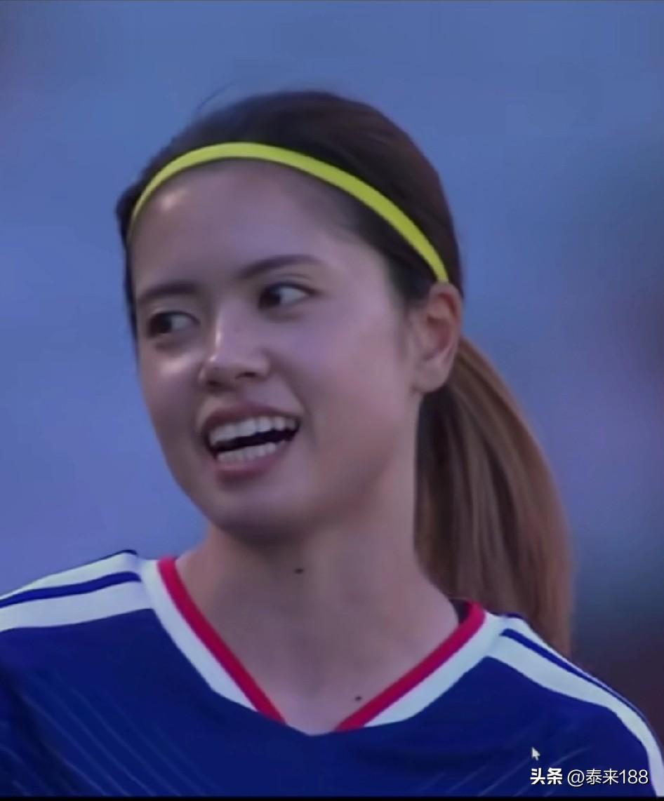 日本女足14号长谷川唯（效力俱乐部：英超曼城女足），身高：157cm，体重47k