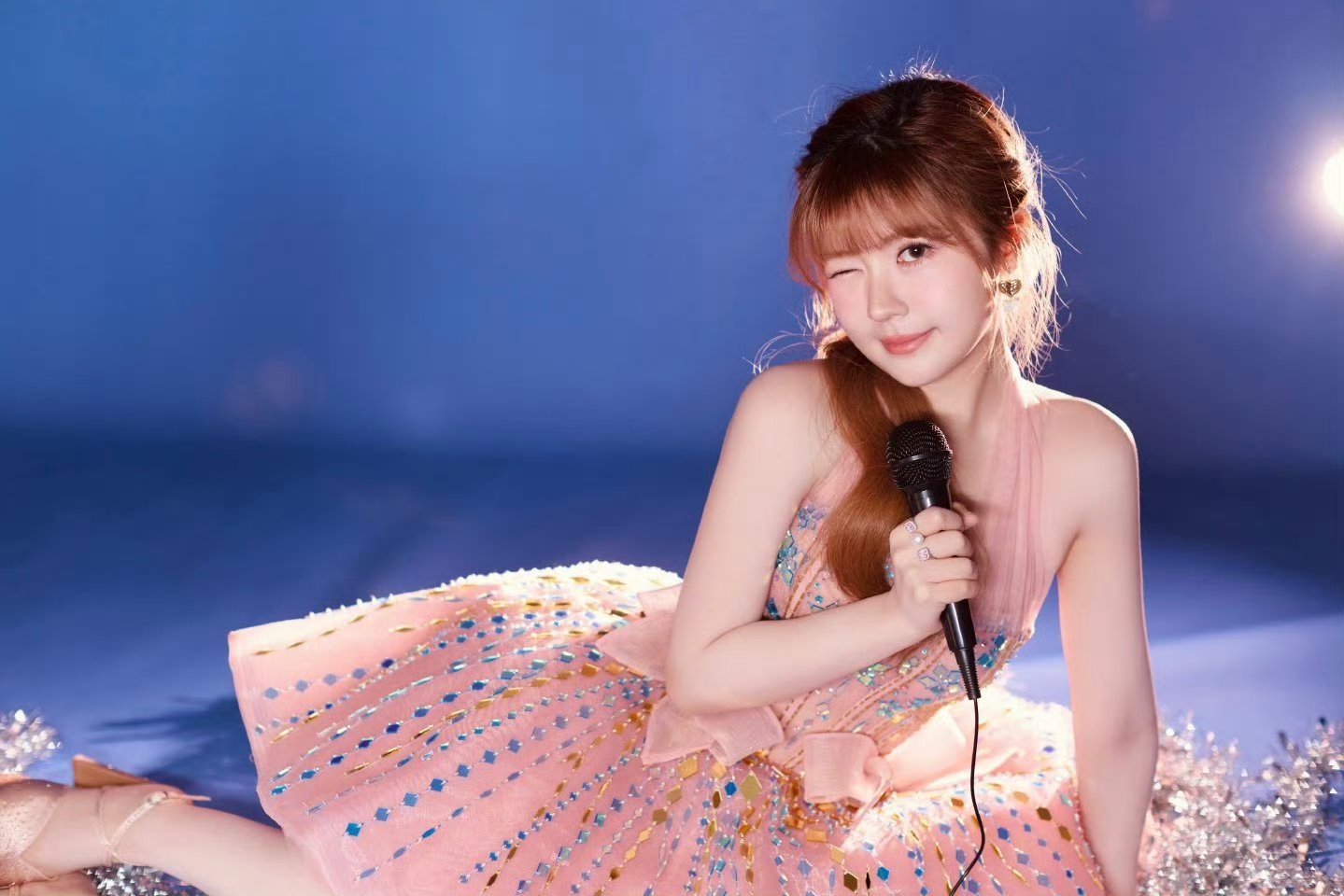 赖美云妹感姐感共存了这波双buff叠满，真的狠狠拿捏住了！期待舞台！ 