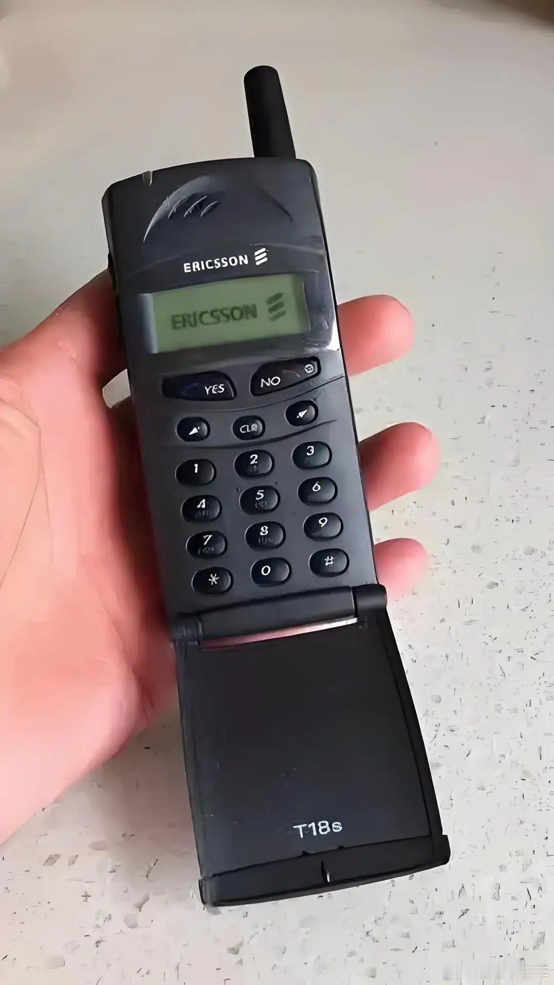 索尼社交账号已陆续停用 不知道大家还知不知道爱立信的手机，在当年下翻盖设计还是非