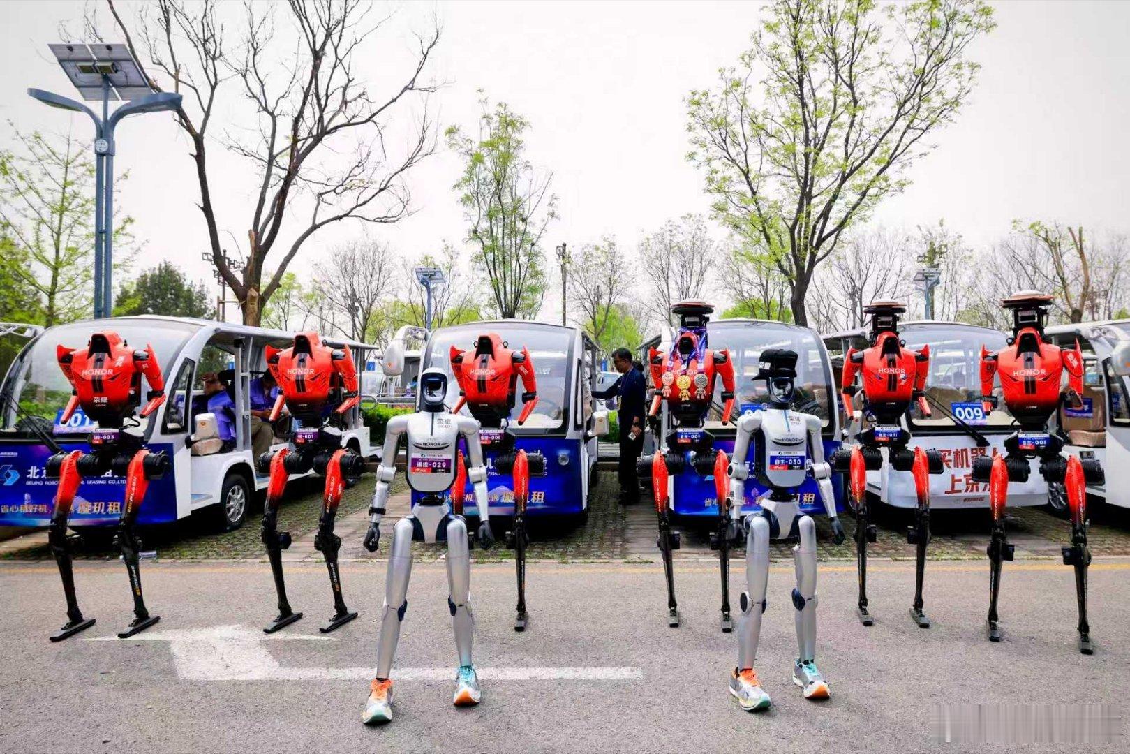 荣耀正在成为一家很“酷”的公司，阿尔法战略全场景AI终端生态产品显现。Robot