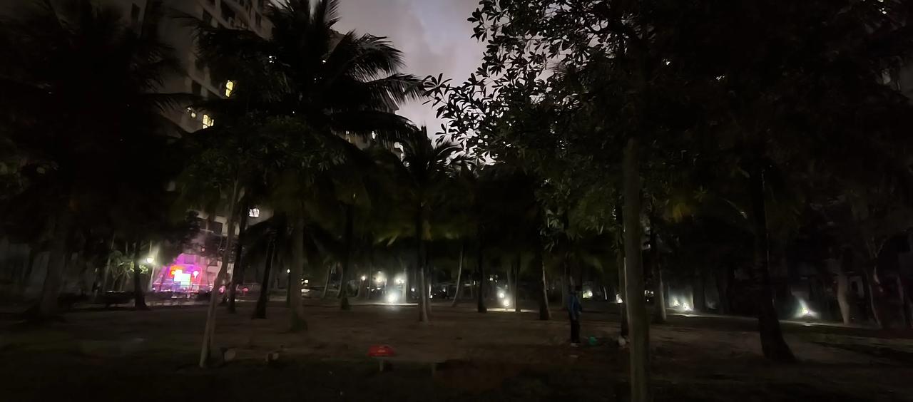 国乒的许多事情，是被网络放大的。有些话题，是被流量硬憋出来的。一个赛场判罚，一段