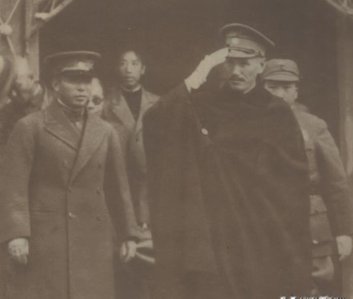 张学良本可以提前结束软禁，杨虎城本可以不死，只因一个人的固执！很多人对蒋介石这样
