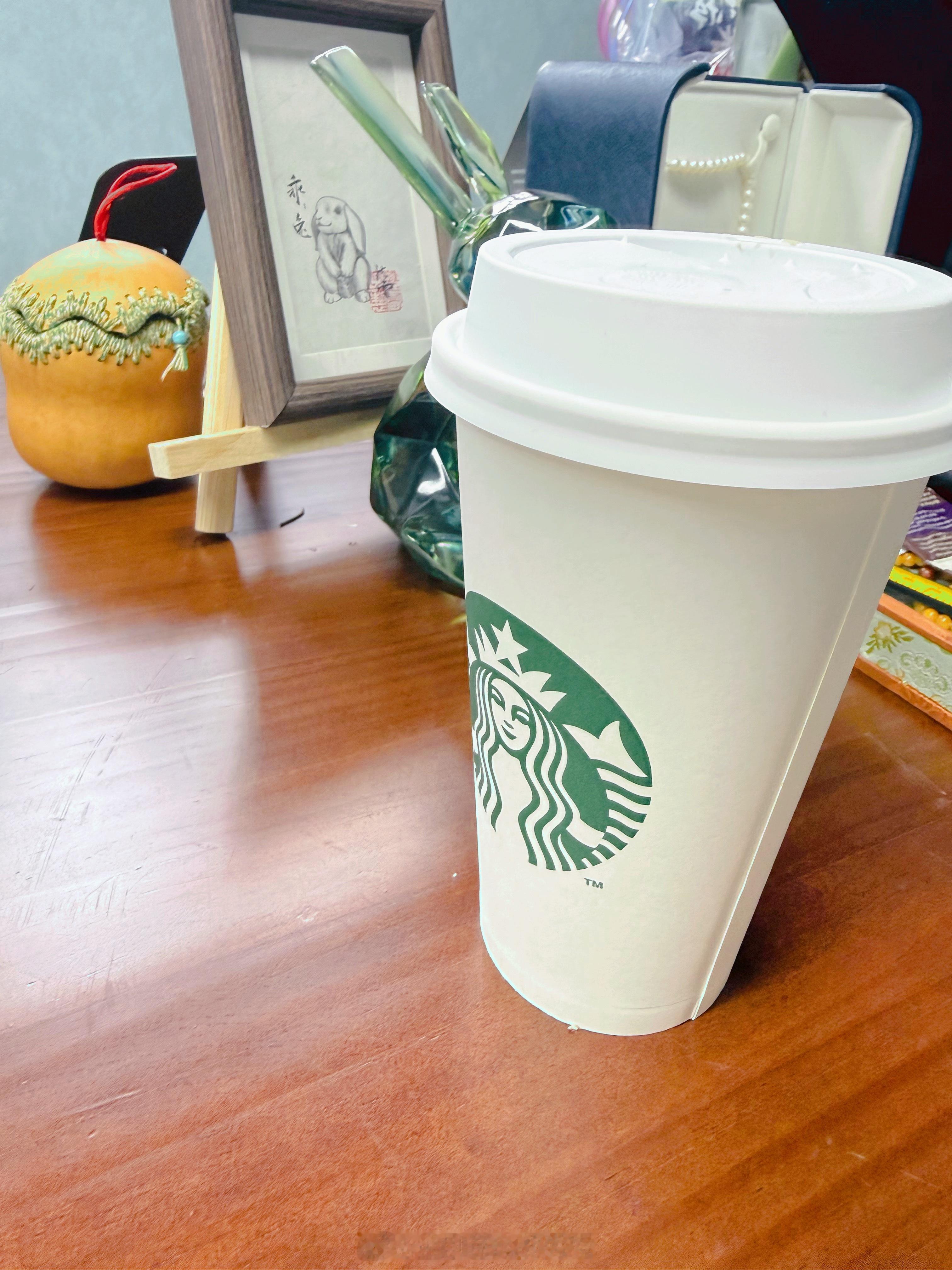 每月的1号咖啡日咸酪可可风味拿铁☕️太甜了 建议吃点东西之后再喝 不然某糖肯定会