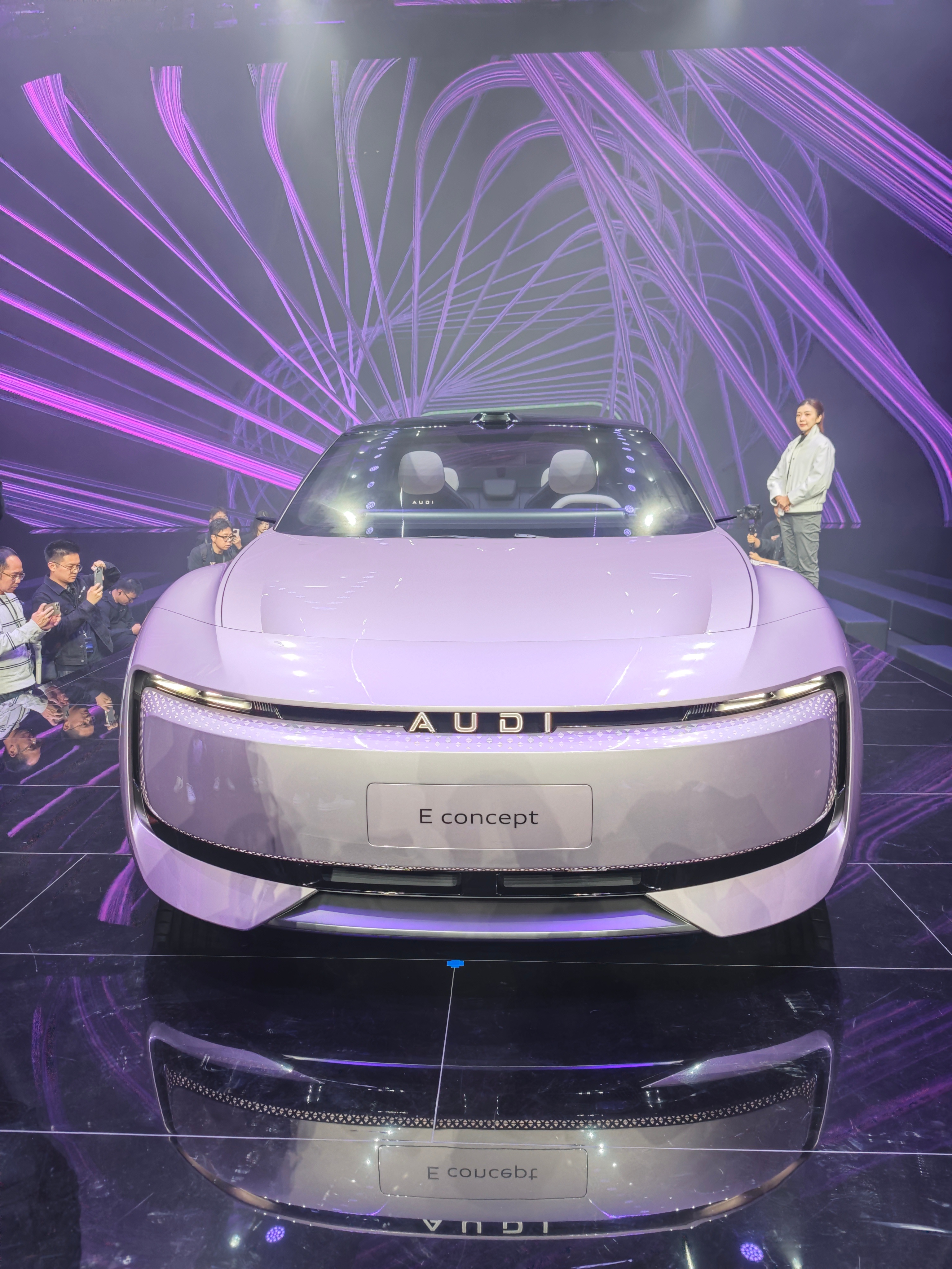 奥迪和上汽联合打造的全新品牌AUDI，字母标的奥迪。可以理解为奥迪的设计、底盘调