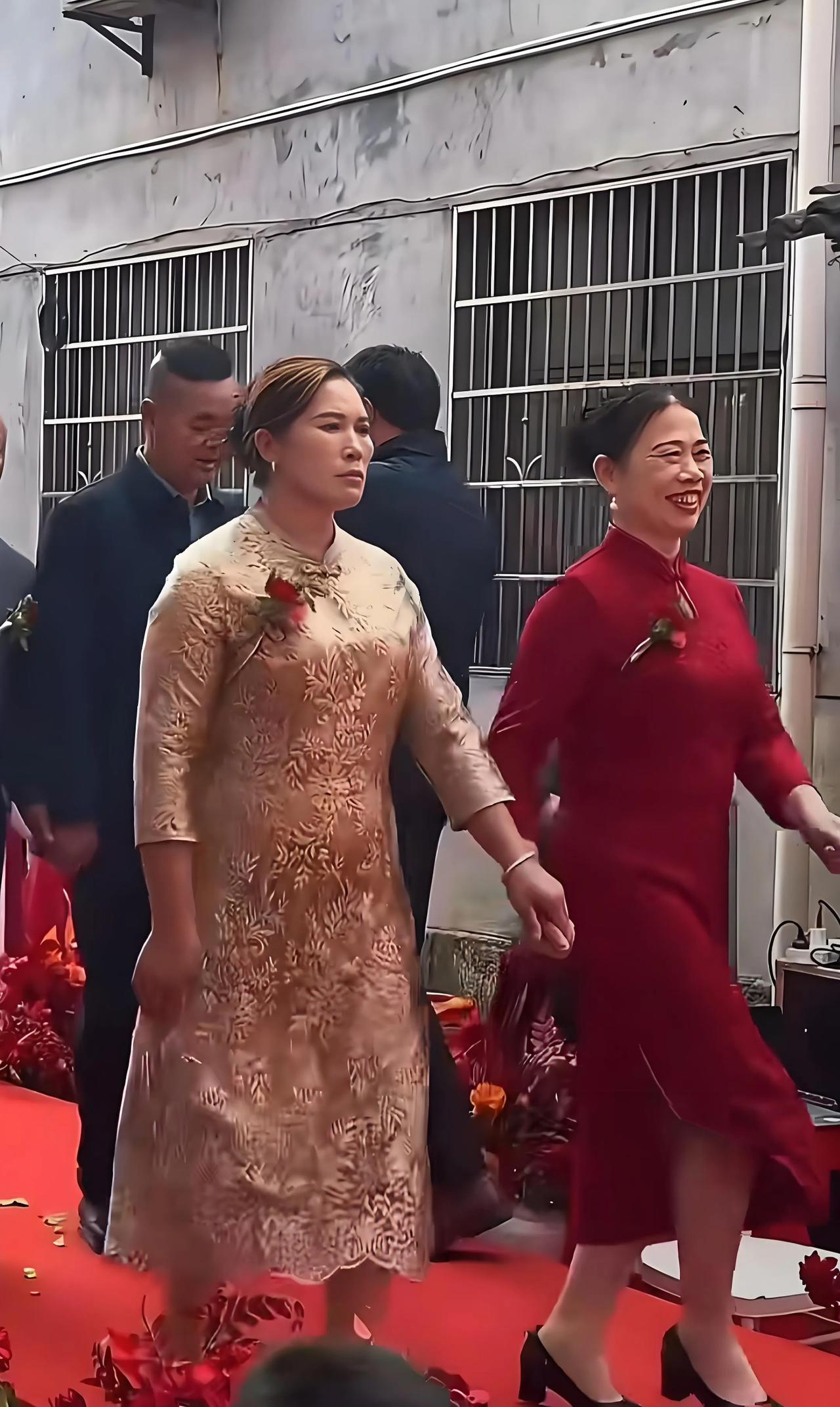 大家猜猜哪位是喜婆婆？