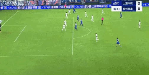 第三球证明了两件事：一是申花不需要双中锋也能让阿苏埃和刘诚宇互相传球，二是阿苏埃