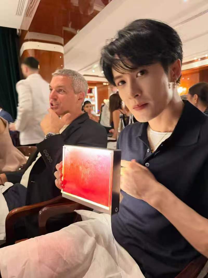 看哭了我哭ಥ_ಥ 