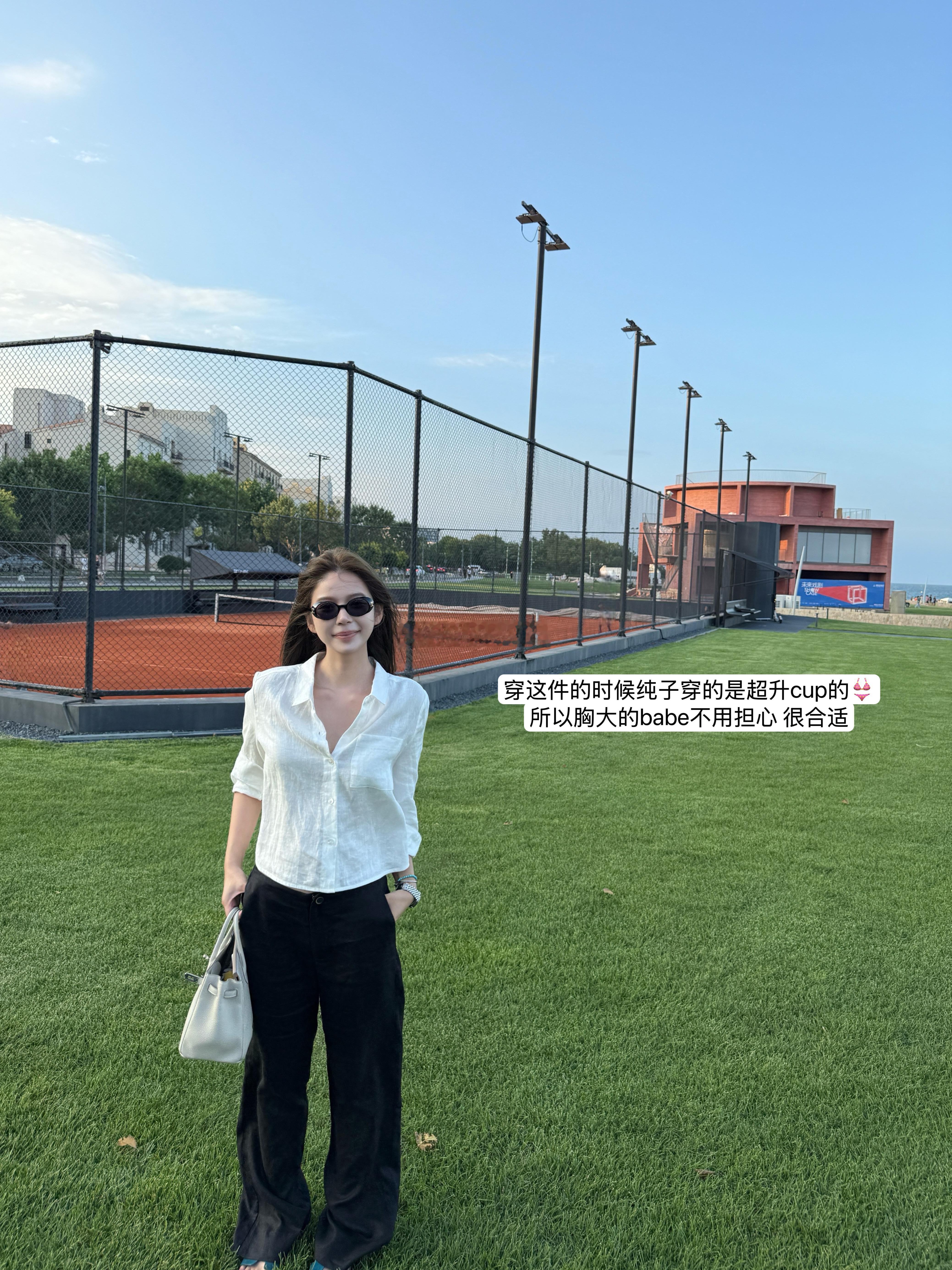morning 🌞昨天去了趟工厂确认东西回来🔗出迟了先发发这件实穿又有点小美