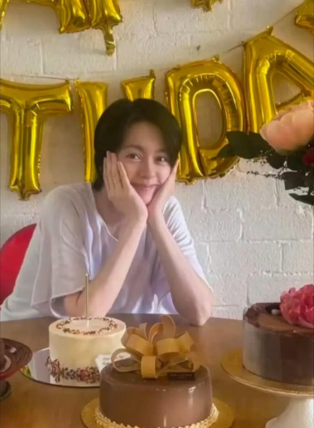 岁月不败美人！梁咏琪50岁生日照曝光，短发清新依旧，港星自律太可怕
 
 

 