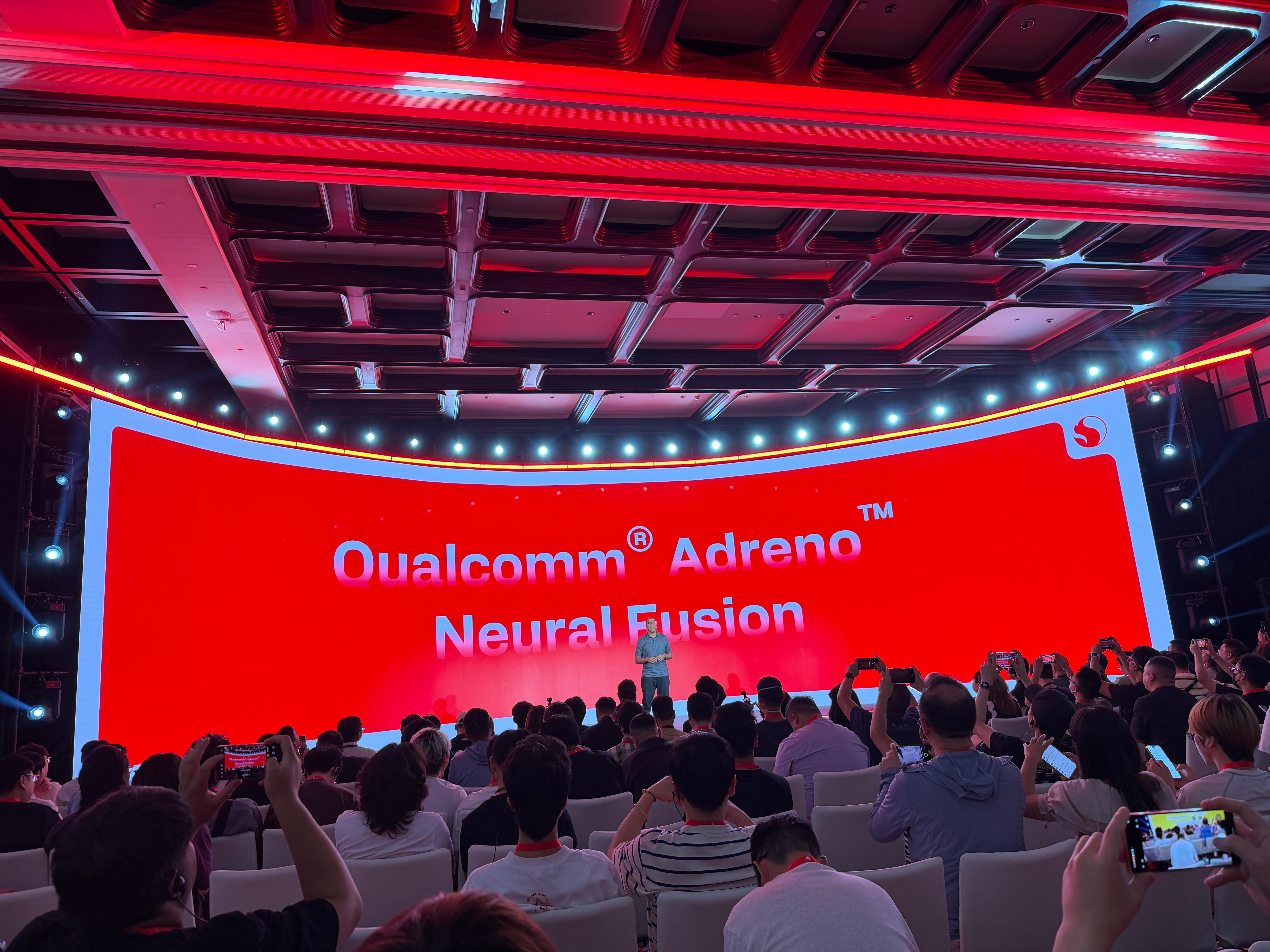 新一代骁龙旗舰平台9月底发布看这个日期应该是iPhone 18发布会之后 期待?