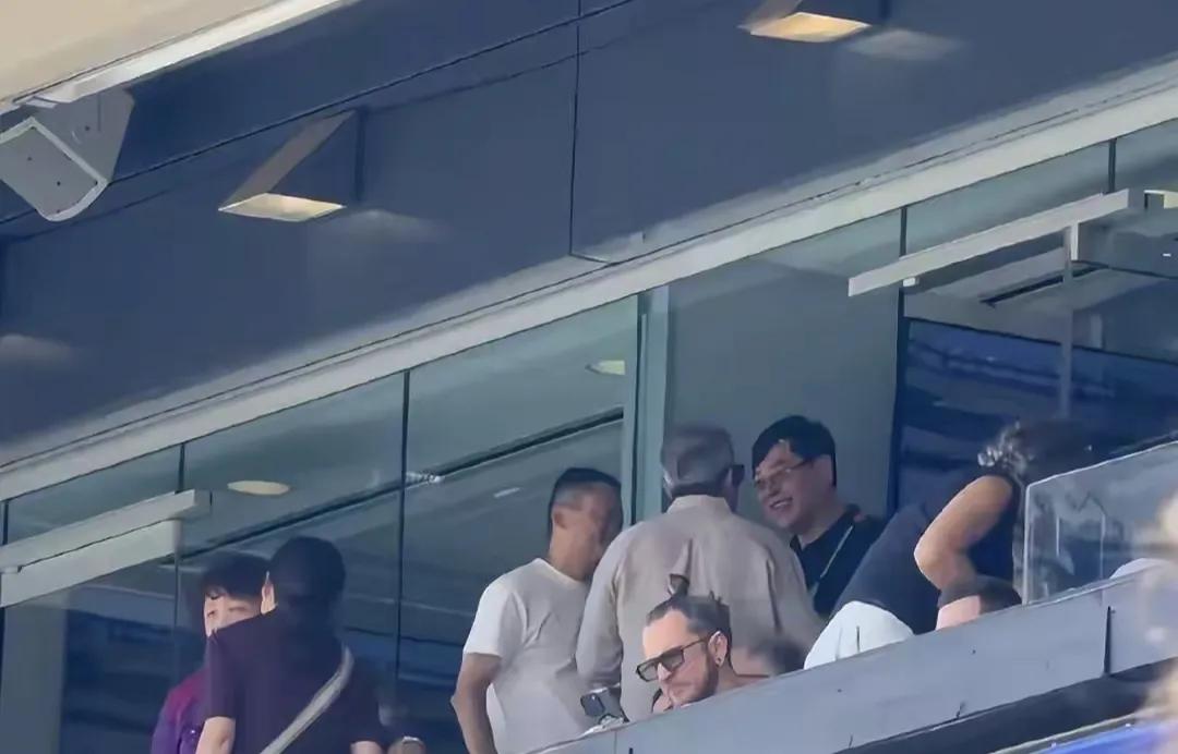 马云又上热搜，不是因为演讲，而是美国世界杯决赛场被网友偶遇
马云又上热搜了，这回