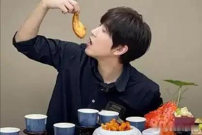 网红白冰偷税911.18万守法是网红 “长红” 的根基。靠偷税换来的财富与流量，