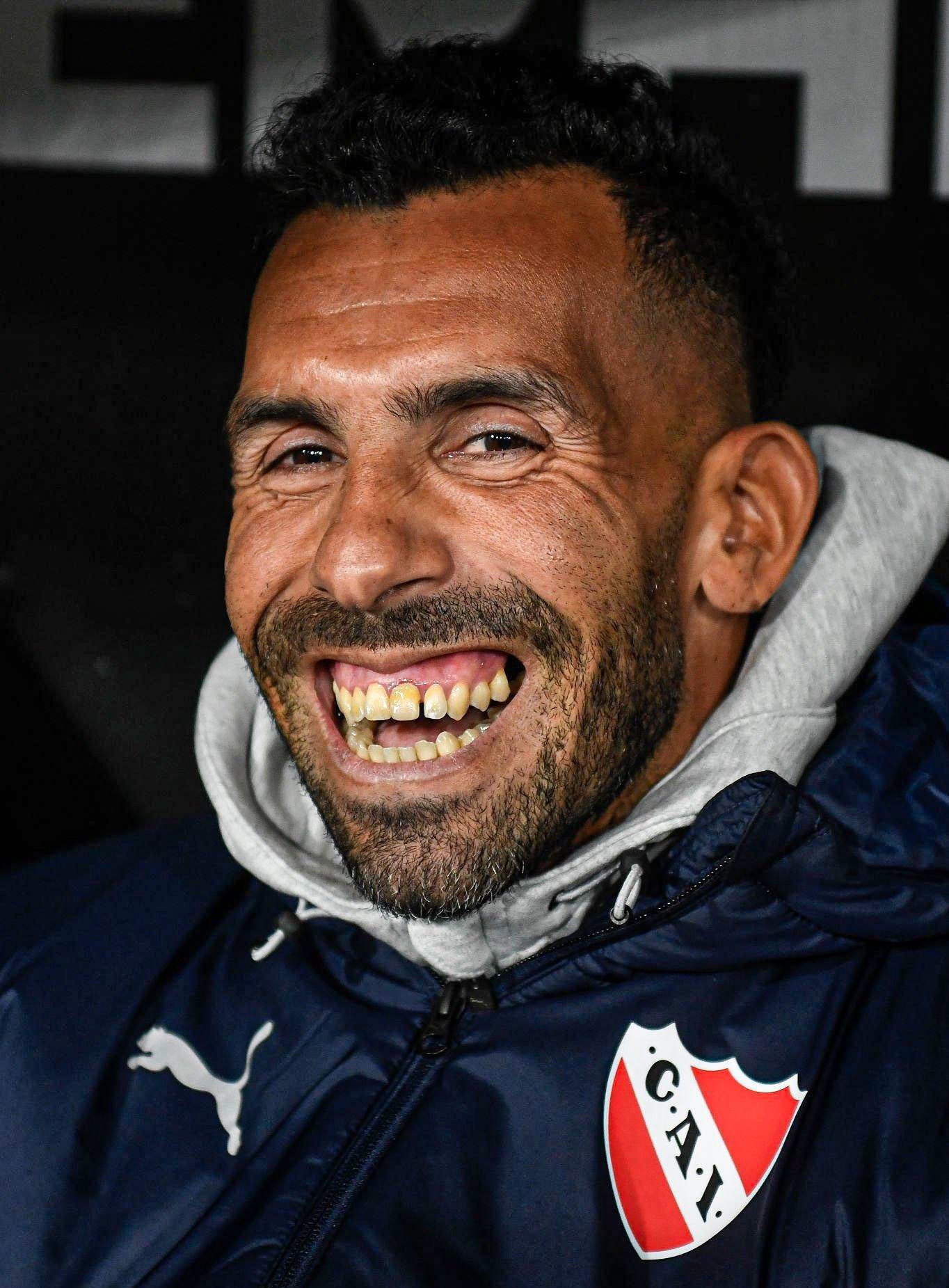 特维斯不仅仅是关心队内小球员的文化，自今年8月底执教独立队以来，8场联赛不败只丢