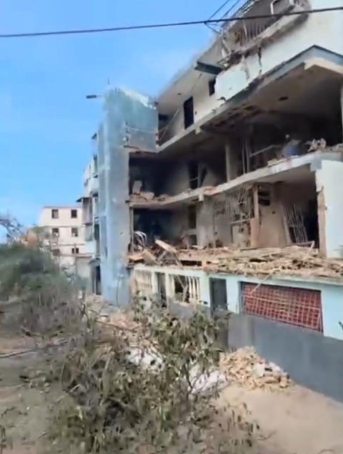 *Bellingcat 确认，在美军的军事行动中，袭击委内瑞拉卡蒂亚拉马尔一栋公