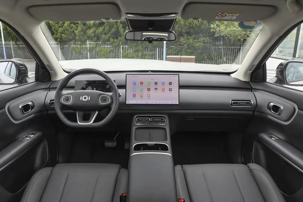 来了来了，掀桌子了！

启源Q05，7.99-10.99万。

我之前还查数据，