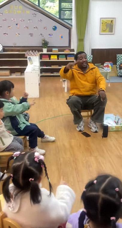 警惕：外籍幼教泛滥与外来教育观念入侵，正侵蚀幼儿民族认知根基。盲目崇洋的办学乱象