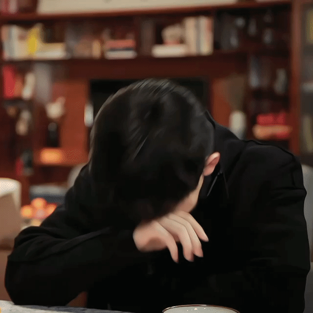 小周法官的算盘珠子都快蹦我脸上了。