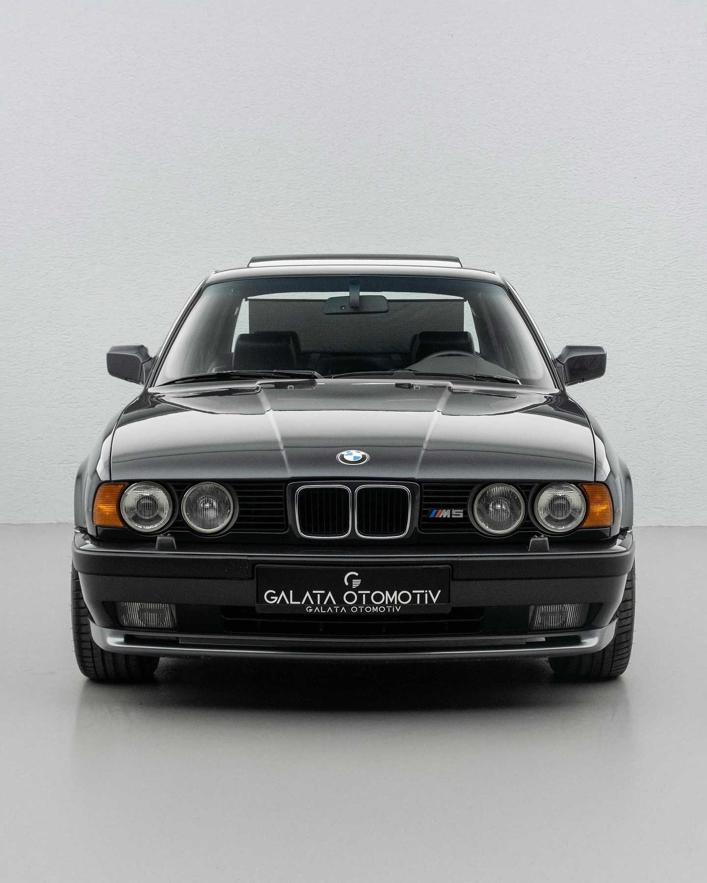 全民拍车宝马m5好多车anycar 没有任何多余的线条 ​​​