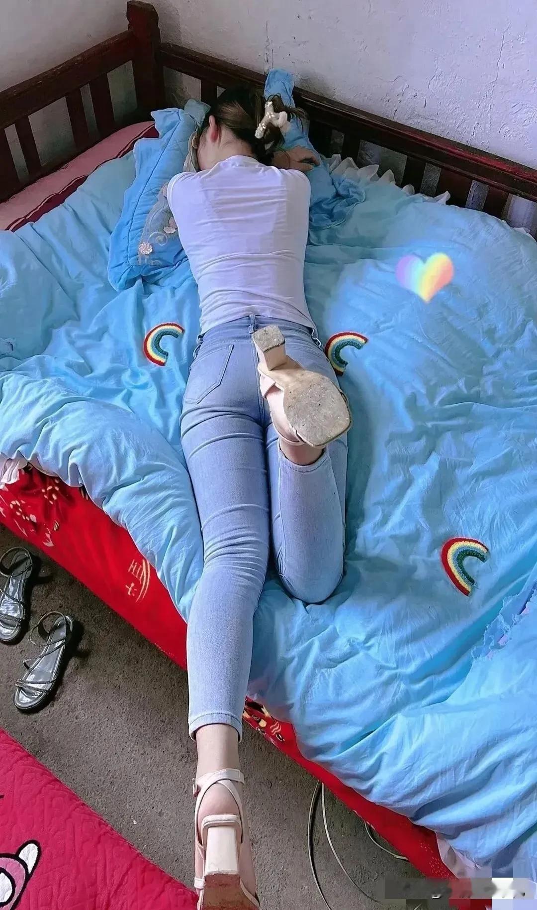 躺在你的怀里，感觉世界都安静了