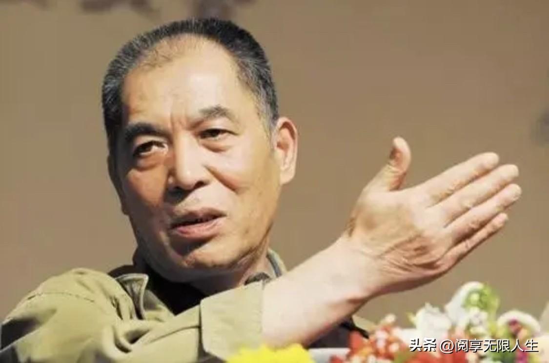 梁晓声曾说：
“别以为读过大学，就可以嘲笑孔乙己；别以为你有老婆，就可以嘲笑阿Q