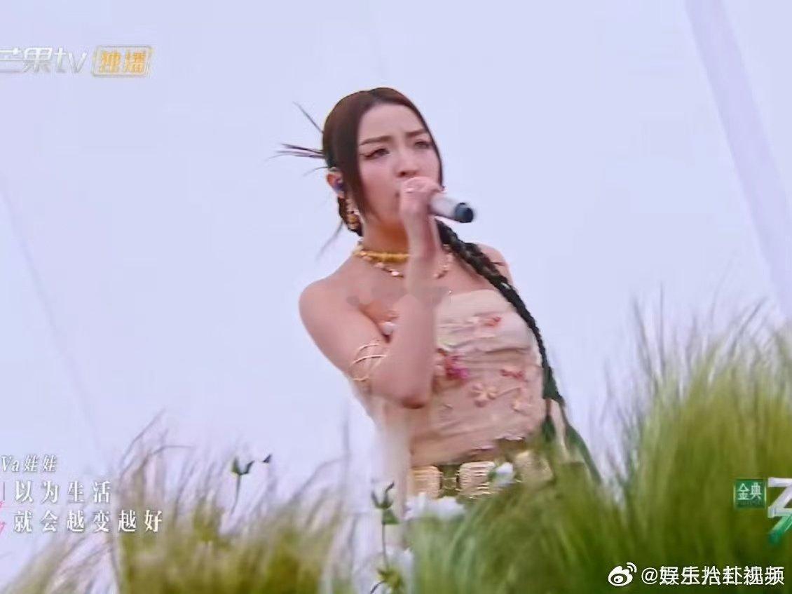 李晟VaVa合唱茶花开了该回家了乘风2025三公 听李晟和VaVa合唱《茶花开了