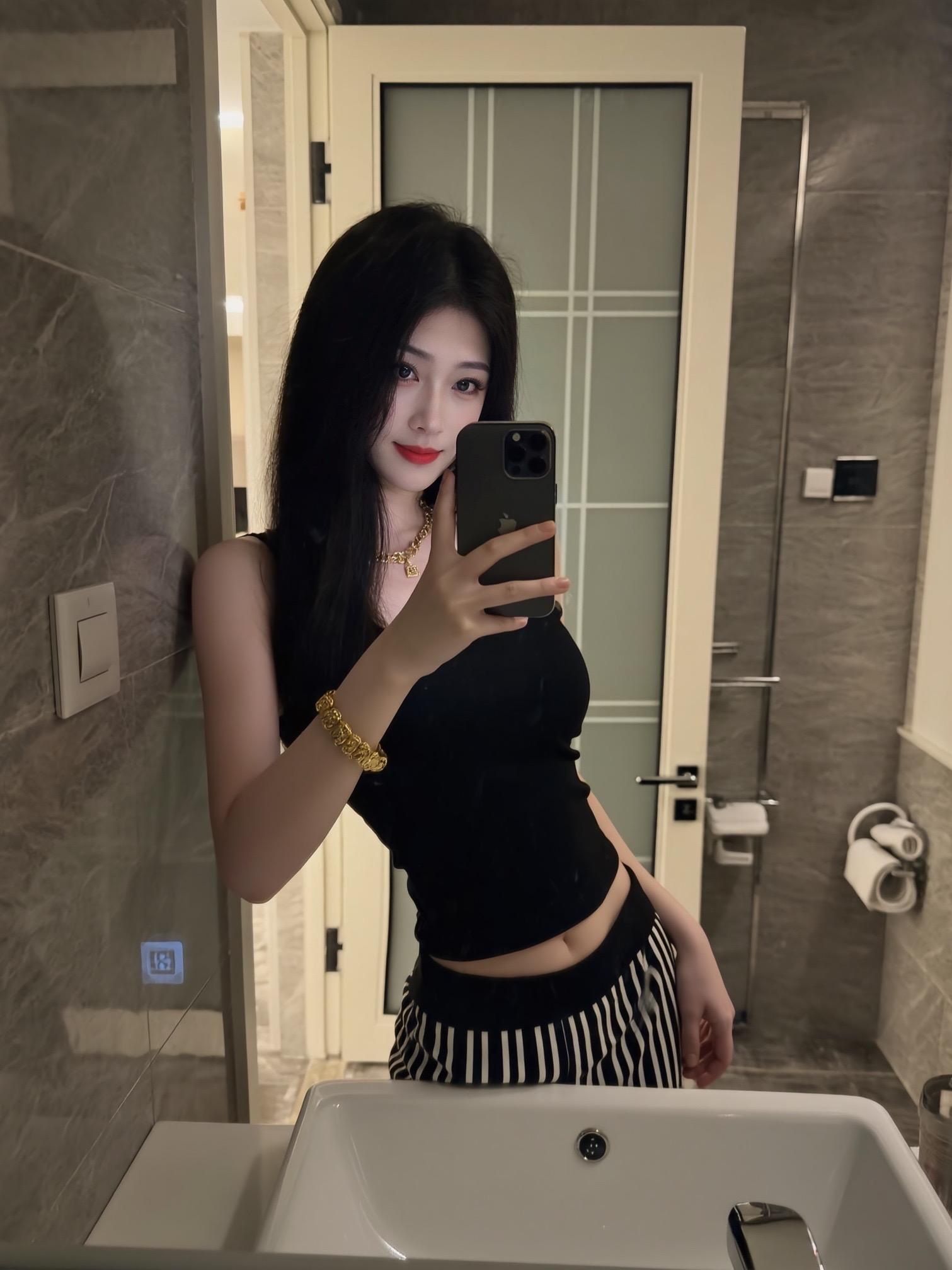 让人着迷的永远是偏爱、例外，心甘情愿的特别对待