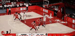 中国男篮小将赵维伦终于帮助球队打破了得分荒！在今天中国男篮主场迎战塞尔维亚KK 