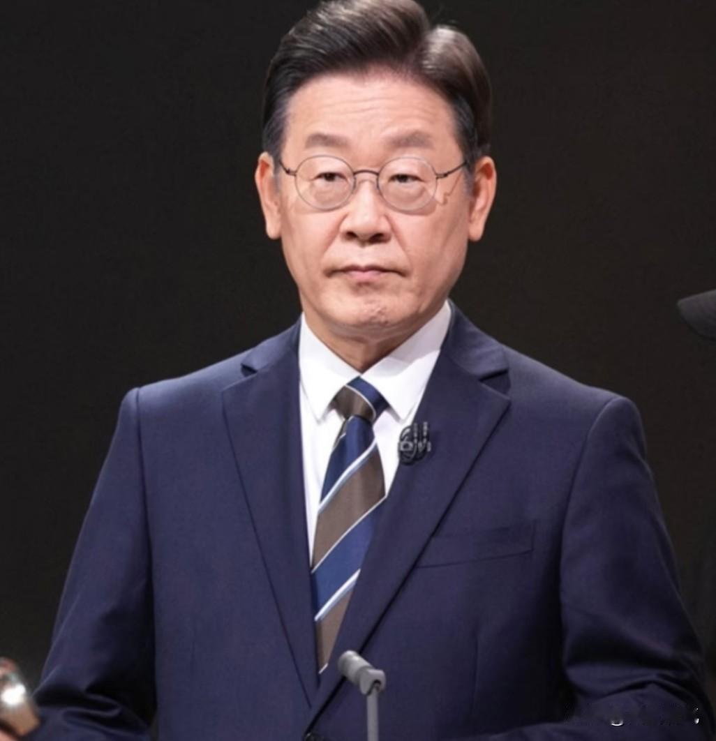 万没想到，韩国总统李在明结束印度三天访问，专机刚离开新德里，就立刻在青瓦台放出狠