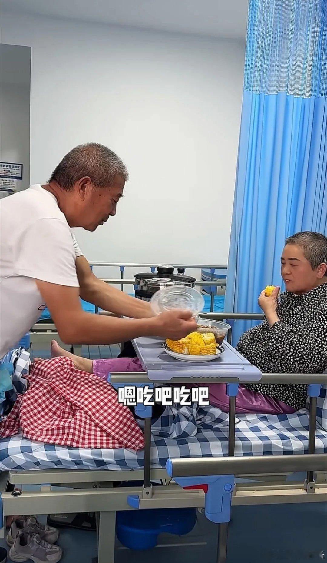 6岁小天赐的75岁老父亲，75岁老黄独自照料全家！老伴住院康复一个月，细心炖山药