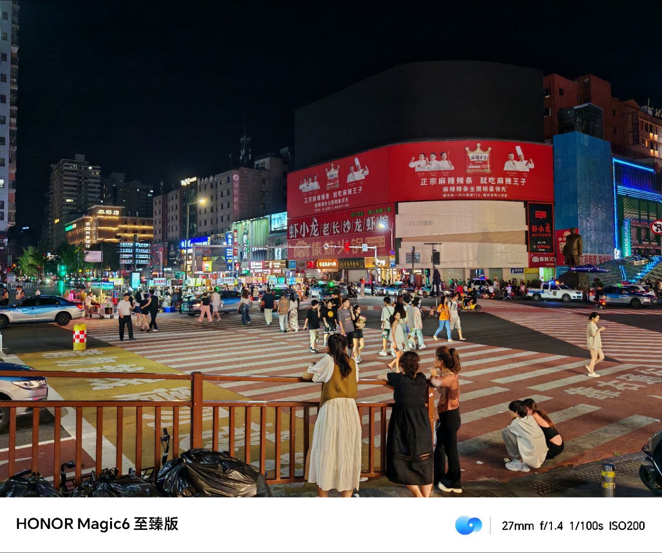 三点的长沙，感觉五一广场还是有点超前了，全都是人！！！  ​​​