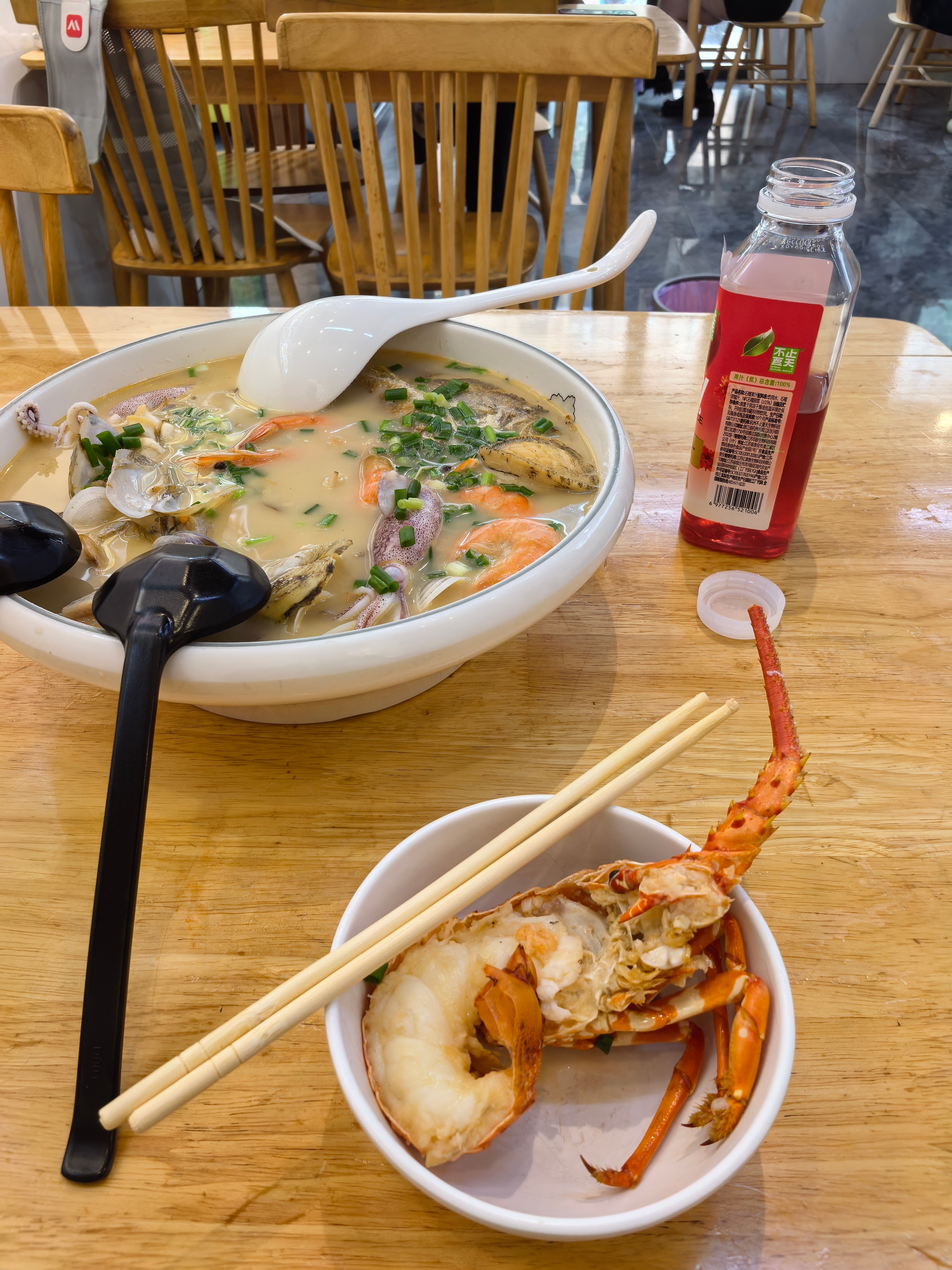 石家庄温州海鲜面，这次点了个688的犒劳自己。又一年没回来过了 ​​​