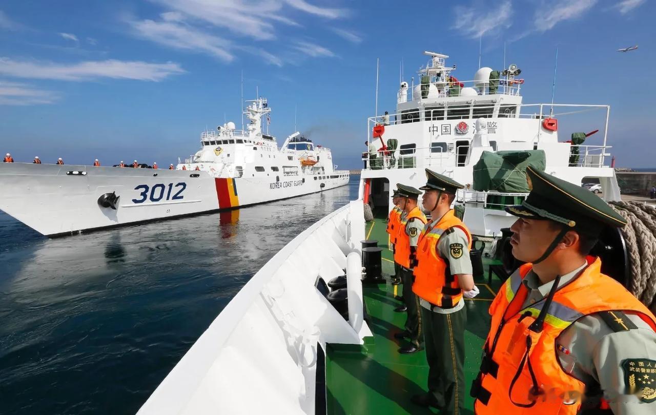 #海警是警察还是军人#
海警是我国维护海上权益的一个执法机构，从2013年7月2